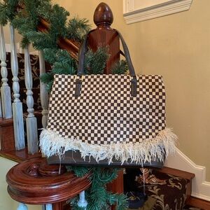 Stylish Checkered Tote Bag with Fringe